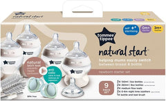 Tommee Tippee Natural Start Newborn Starter Set, 150 ml and 260 ml Anti-Colic Baby Bottles, Medium-Flow, Breast-Like Teats for a Natural Latch, Self-Sterilising