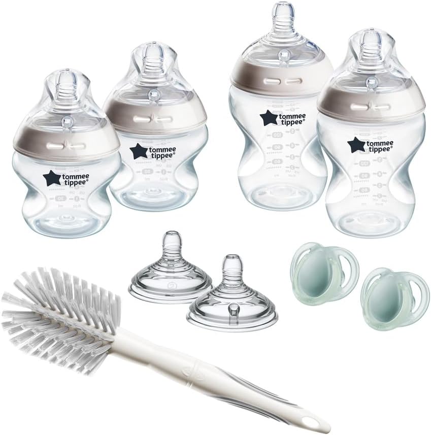 Tommee Tippee Natural Start Newborn Starter Set, 150 ml and 260 ml Anti-Colic Baby Bottles, Medium-Flow, Breast-Like Teats for a Natural Latch, Self-Sterilising