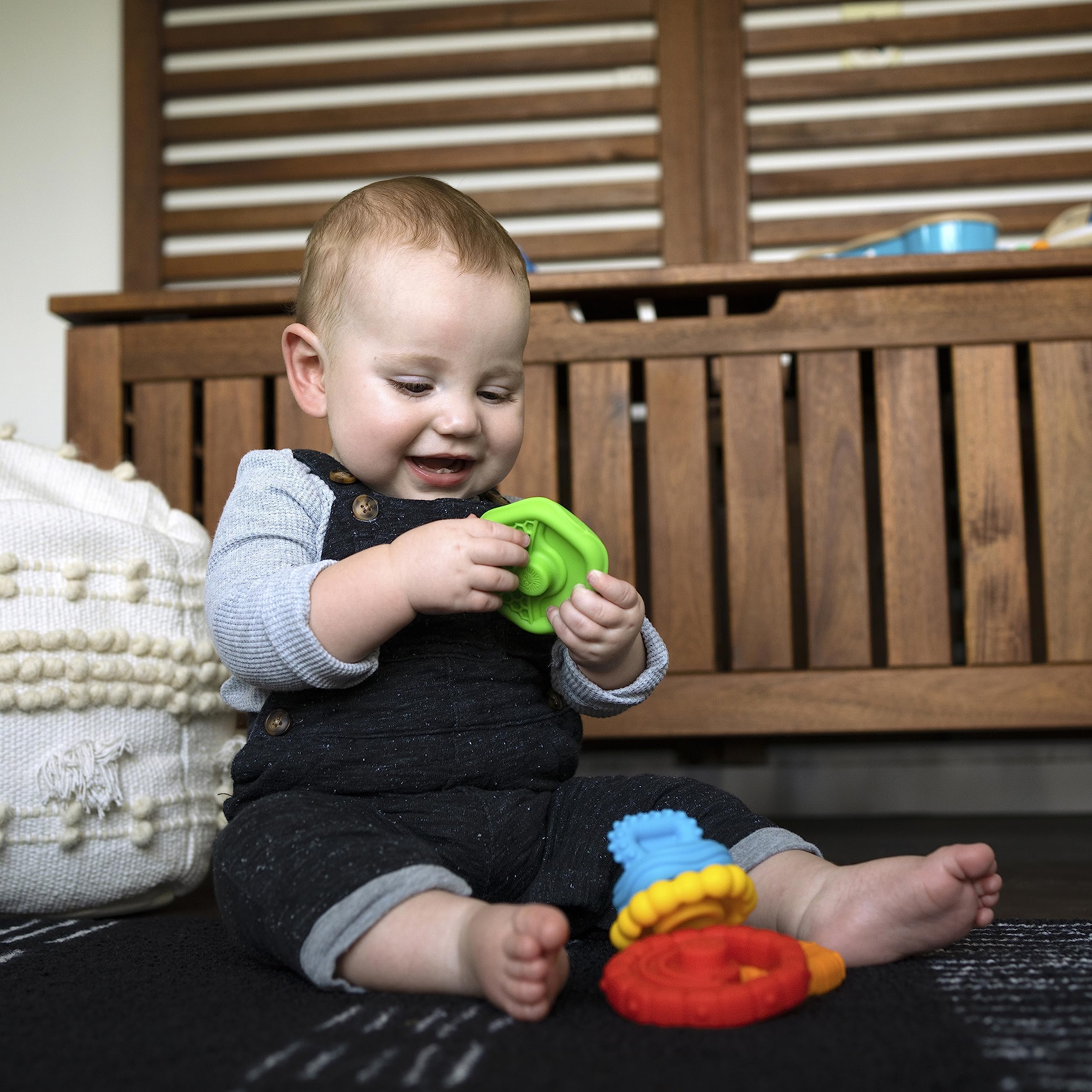 Baby Einstein, Teether-pillar Rattle and Chill Teething Aid Toy, Soothing relief, Multisensory Stimulation, Massages Sore Gums, Easy to Hold, Water filled, Ages 3 months +