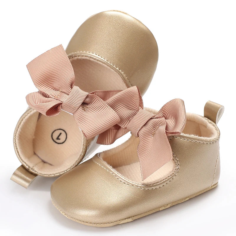 Cute Spring Newborn Golden Baby Shoes Non Slip Cloth Bottom Girl Shoes Elegant Breathable Casual Baby First Walking Shoes 0-18 M