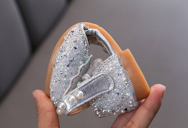 Baby Girls Princess Shoes Sequins Pearl Bow Kids Sandals Non-slip Children Shoes Party Wedding Elegant Performance Shoes F06144