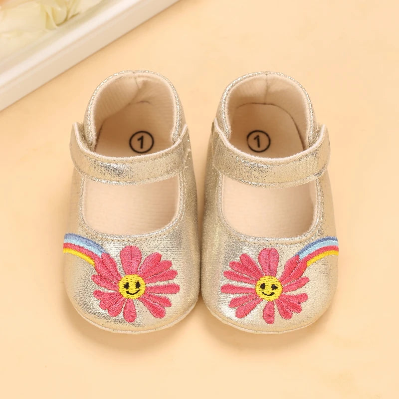 Cute Spring Newborn Golden Baby Shoes Non Slip Cloth Bottom Girl Shoes Elegant Breathable Casual Baby First Walking Shoes 0-18 M