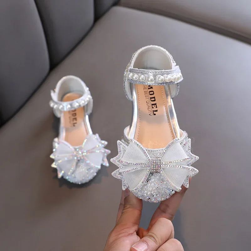 Baby Girls Princess Shoes Sequins Pearl Bow Kids Sandals Non-slip Children Shoes Party Wedding Elegant Performance Shoes F06144