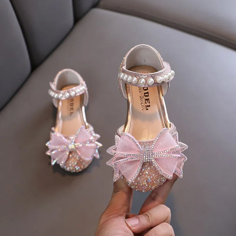 Baby Girls Princess Shoes Sequins Pearl Bow Kids Sandals Non-slip Children Shoes Party Wedding Elegant Performance Shoes F06144
