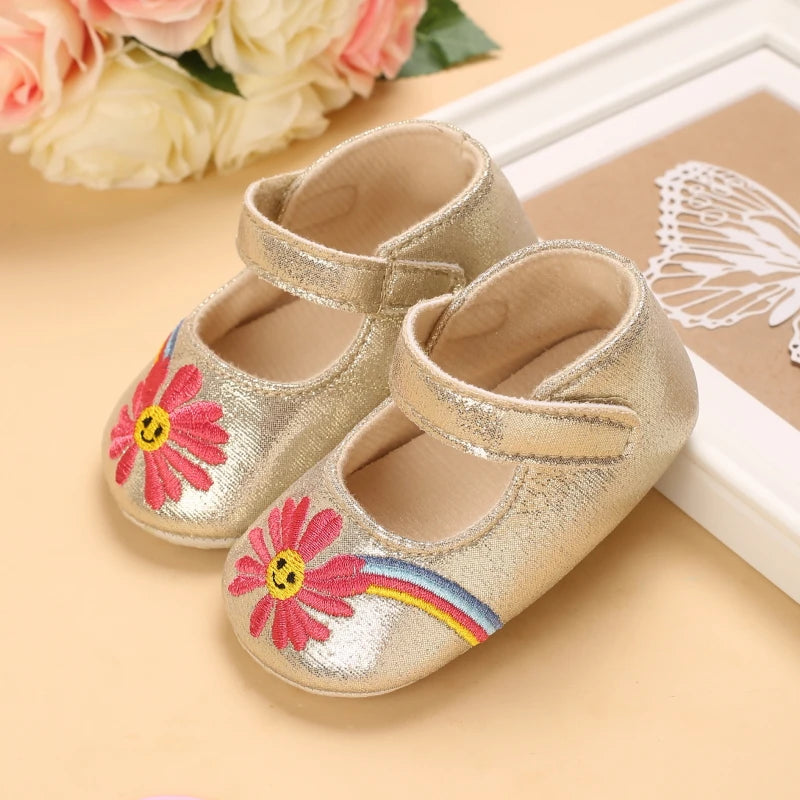 Cute Spring Newborn Golden Baby Shoes Non Slip Cloth Bottom Girl Shoes Elegant Breathable Casual Baby First Walking Shoes 0-18 M