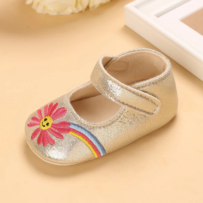 Cute Spring Newborn Golden Baby Shoes Non Slip Cloth Bottom Girl Shoes Elegant Breathable Casual Baby First Walking Shoes 0-18 M